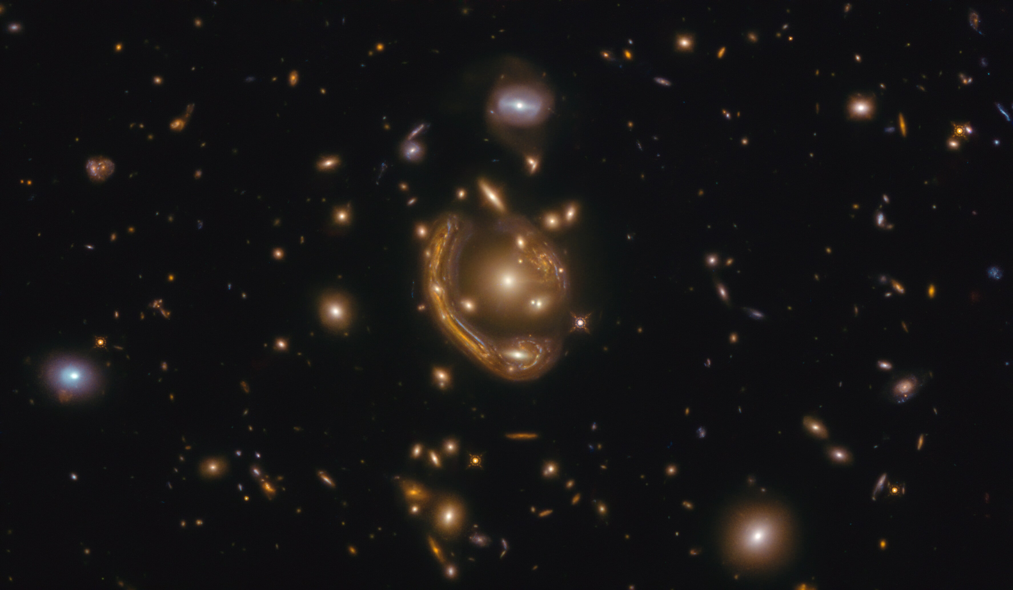 anneau fusion amas galaxies 